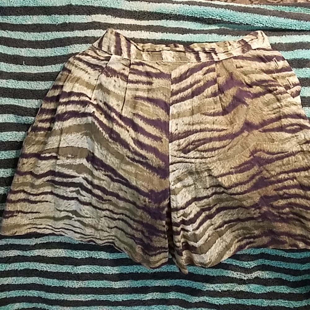Vintage 1980's High Rise  Waist Tiger Shorts W 22"